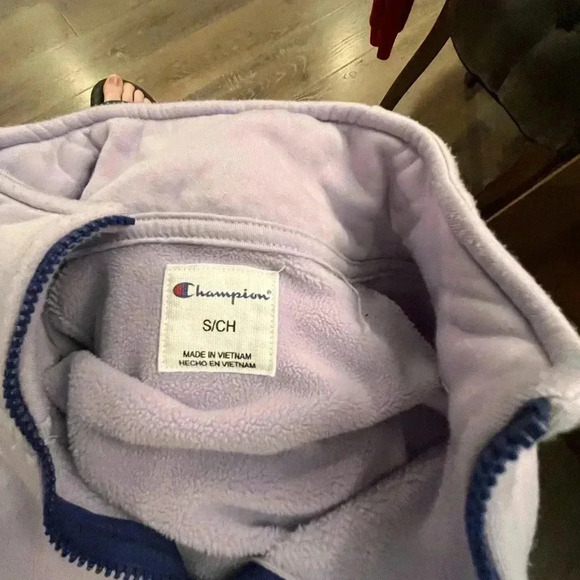 ~Champion~ Sweatshirt - Size S/CH - Picture 10 of 10